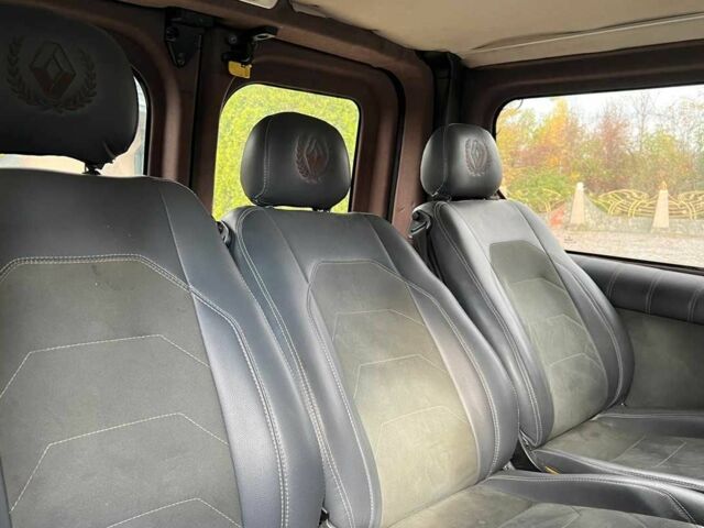 Білий Рено Трафік, об'ємом двигуна 1.6 л та пробігом 218 тис. км за 13500 $, фото 19 на Automoto.ua