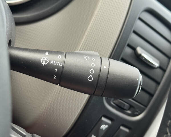 Белый Рено Трафик, объемом двигателя 1.6 л и пробегом 245 тыс. км за 13150 $, фото 21 на Automoto.ua