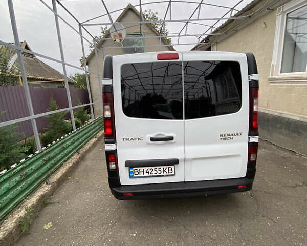 Белый Рено Трафик, объемом двигателя 1.6 л и пробегом 240 тыс. км за 14900 $, фото 4 на Automoto.ua