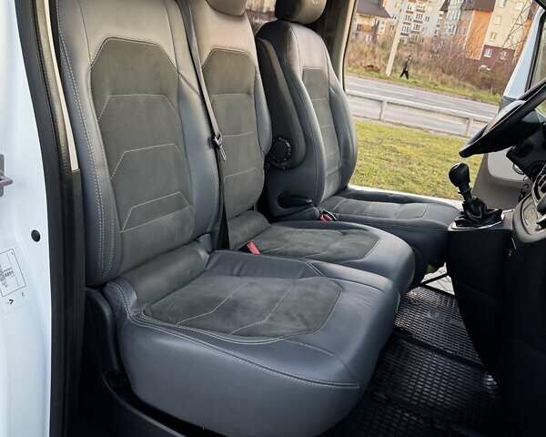 Белый Рено Трафик, объемом двигателя 1.6 л и пробегом 219 тыс. км за 13500 $, фото 30 на Automoto.ua