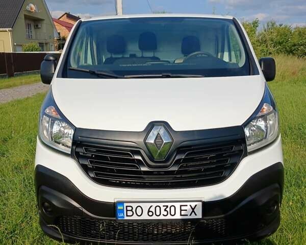 Белый Рено Трафик, объемом двигателя 1.6 л и пробегом 125 тыс. км за 15787 $, фото 11 на Automoto.ua