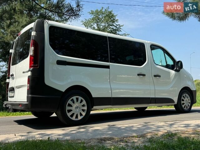 Белый Рено Трафик, объемом двигателя 1.6 л и пробегом 255 тыс. км за 14500 $, фото 9 на Automoto.ua