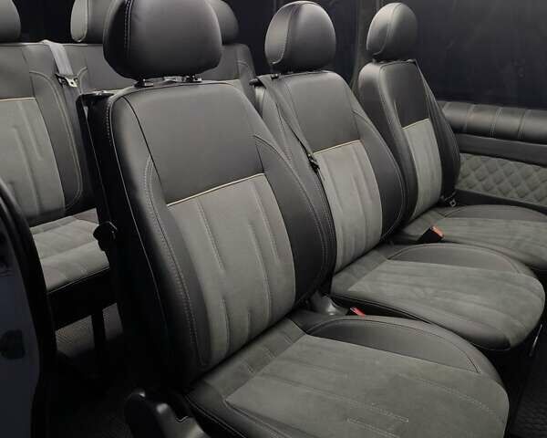 Белый Рено Трафик, объемом двигателя 1.6 л и пробегом 181 тыс. км за 15900 $, фото 6 на Automoto.ua