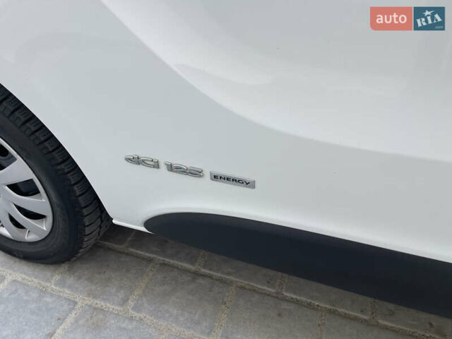 Белый Рено Трафик, объемом двигателя 1.6 л и пробегом 227 тыс. км за 16300 $, фото 10 на Automoto.ua