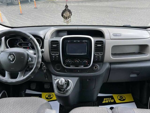 Білий Рено Трафік, об'ємом двигуна 1.6 л та пробігом 218 тис. км за 13500 $, фото 11 на Automoto.ua