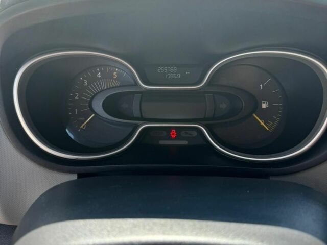 Білий Рено Трафік, об'ємом двигуна 1.6 л та пробігом 3 тис. км за 15000 $, фото 6 на Automoto.ua