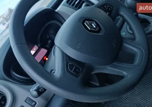 Рено Трафік 2016 у Сарнах на Automoto.ua Білий Рено Трафік, об'ємом двигуна 1.6 л та пробігом 187 тис. км за 13750 $, фото 74 на Automoto.ua