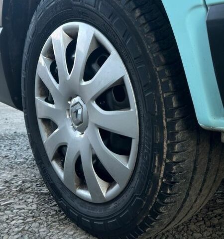 Білий Рено Трафік, об'ємом двигуна 1.6 л та пробігом 228 тис. км за 13200 $, фото 17 на Automoto.ua