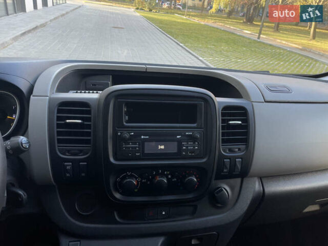 Белый Рено Трафик, объемом двигателя 1.6 л и пробегом 227 тыс. км за 16300 $, фото 14 на Automoto.ua