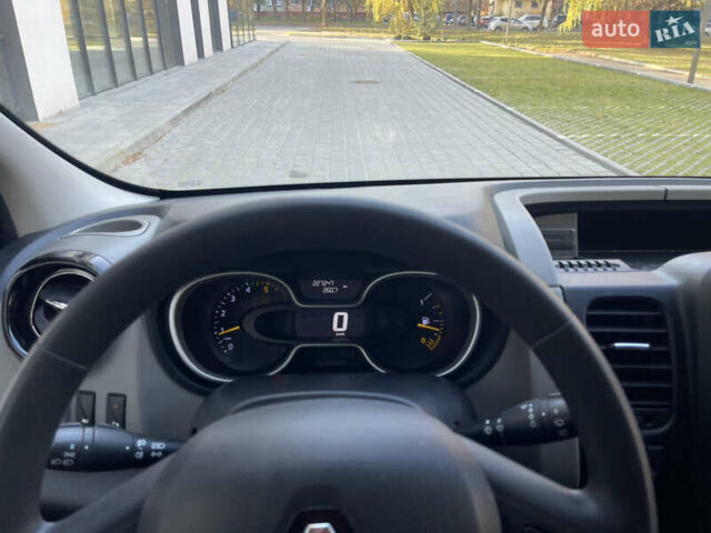 Белый Рено Трафик, объемом двигателя 1.6 л и пробегом 227 тыс. км за 16300 $, фото 13 на Automoto.ua