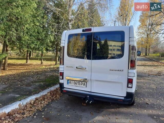 Белый Рено Трафик, объемом двигателя 1.6 л и пробегом 220 тыс. км за 16200 $, фото 3 на Automoto.ua