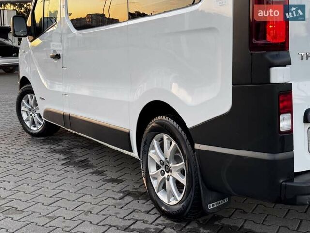 Белый Рено Трафик, объемом двигателя 1.6 л и пробегом 219 тыс. км за 13500 $, фото 43 на Automoto.ua