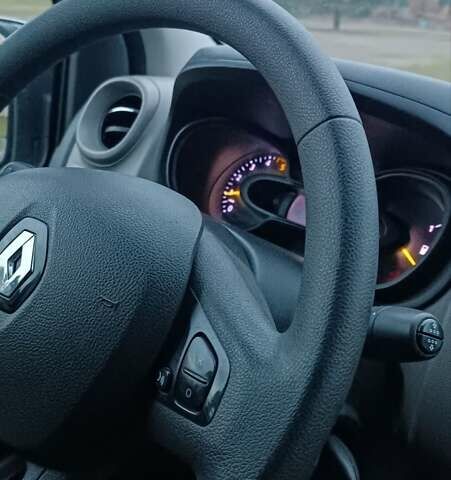 Рено Трафік 2016 у Сарнах на Automoto.ua Білий Рено Трафік, об'ємом двигуна 1.6 л та пробігом 187 тис. км за 13750 $, фото 94 на Automoto.ua