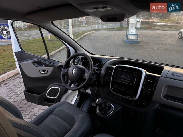 Белый Рено Трафик, объемом двигателя 1.6 л и пробегом 219 тыс. км за 13500 $, фото 3 на Automoto.ua