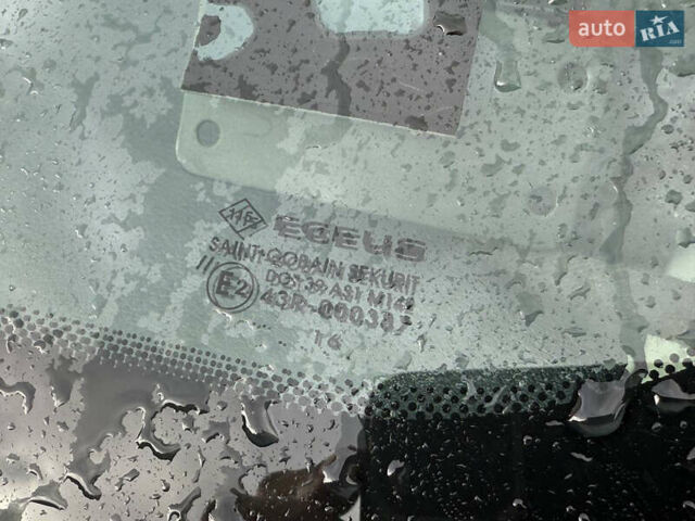 Білий Рено Трафік, об'ємом двигуна 1.6 л та пробігом 205 тис. км за 10500 $, фото 17 на Automoto.ua