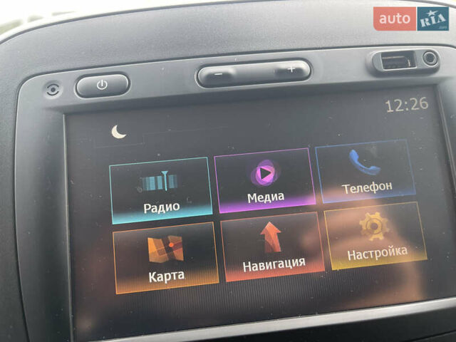 Білий Рено Трафік, об'ємом двигуна 1.6 л та пробігом 245 тис. км за 12300 $, фото 27 на Automoto.ua