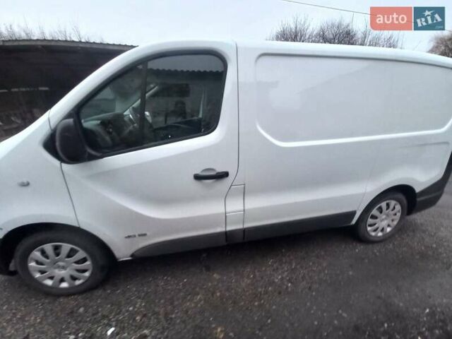 Белый Рено Трафик, объемом двигателя 1.6 л и пробегом 340 тыс. км за 12500 $, фото 2 на Automoto.ua