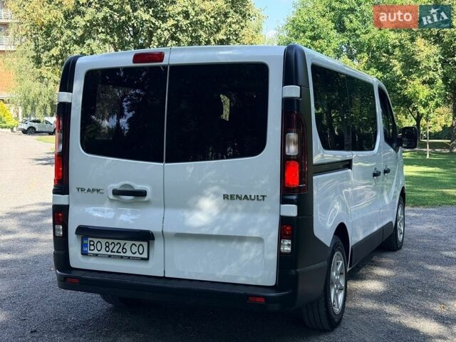 Белый Рено Трафик, объемом двигателя 1.6 л и пробегом 193 тыс. км за 14500 $, фото 14 на Automoto.ua