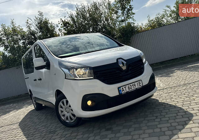 Белый Рено Трафик, объемом двигателя 2 л и пробегом 206 тыс. км за 17700 $, фото 1 на Automoto.ua