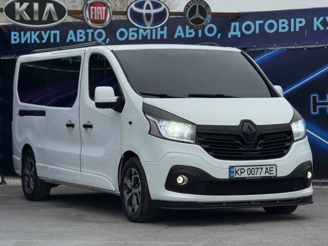 Белый Рено Трафик, объемом двигателя 1.6 л и пробегом 182 тыс. км за 18999 $, фото 2 на Automoto.ua