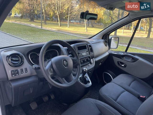 Белый Рено Трафик, объемом двигателя 1.6 л и пробегом 227 тыс. км за 16300 $, фото 11 на Automoto.ua