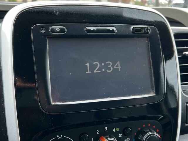 Білий Рено Трафік, об'ємом двигуна 1.6 л та пробігом 218 тис. км за 13500 $, фото 13 на Automoto.ua