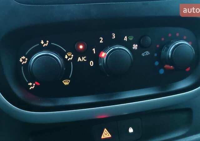 Рено Трафік 2016 у Сарнах на Automoto.ua Білий Рено Трафік, об'ємом двигуна 1.6 л та пробігом 187 тис. км за 13750 $, фото 103 на Automoto.ua