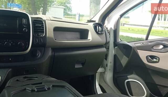 Білий Рено Трафік, об'ємом двигуна 1.6 л та пробігом 280 тис. км за 13100 $, фото 15 на Automoto.ua