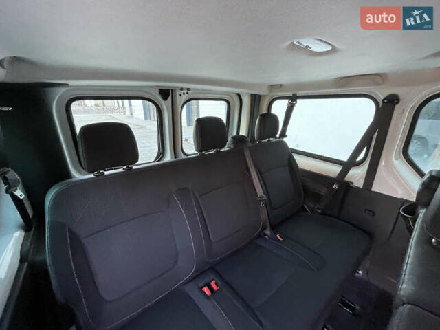 Белый Рено Трафик, объемом двигателя 1.6 л и пробегом 227 тыс. км за 16300 $, фото 28 на Automoto.ua