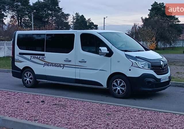 Рено Трафік 2016 у Сарнах на Automoto.ua Білий Рено Трафік, об'ємом двигуна 1.6 л та пробігом 187 тис. км за 13750 $, фото 5 на Automoto.ua