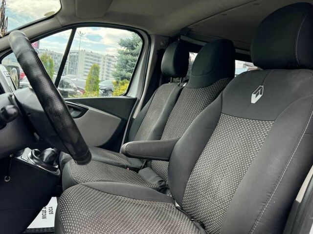 Білий Рено Трафік, об'ємом двигуна 1.6 л та пробігом 218 тис. км за 13500 $, фото 8 на Automoto.ua