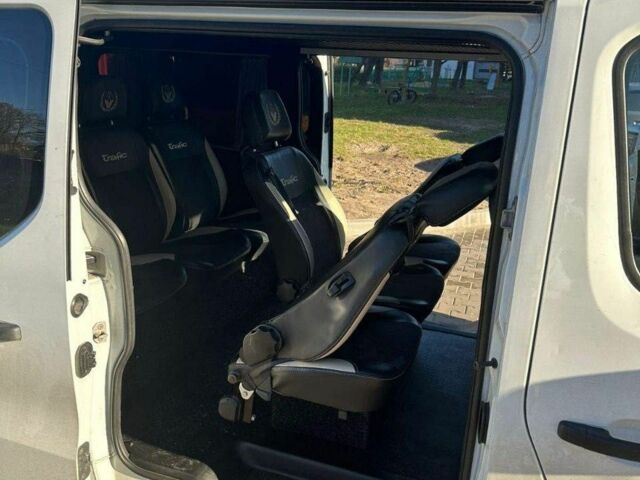 Белый Рено Трафик, объемом двигателя 1.6 л и пробегом 277 тыс. км за 14900 $, фото 7 на Automoto.ua