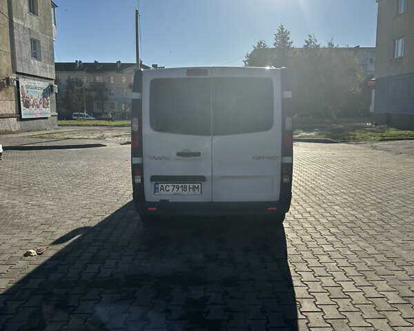 Білий Рено Трафік, об'ємом двигуна 1.6 л та пробігом 276 тис. км за 15500 $, фото 4 на Automoto.ua