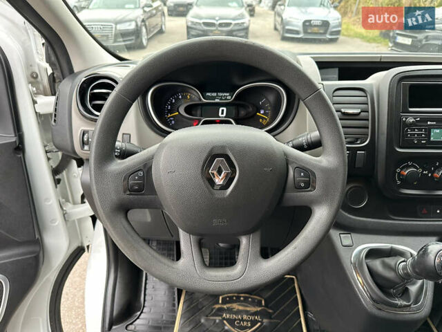 Белый Рено Трафик, объемом двигателя 1.6 л и пробегом 327 тыс. км за 14800 $, фото 25 на Automoto.ua