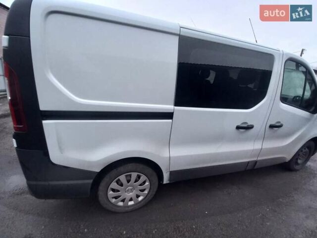 Белый Рено Трафик, объемом двигателя 1.6 л и пробегом 340 тыс. км за 12500 $, фото 3 на Automoto.ua