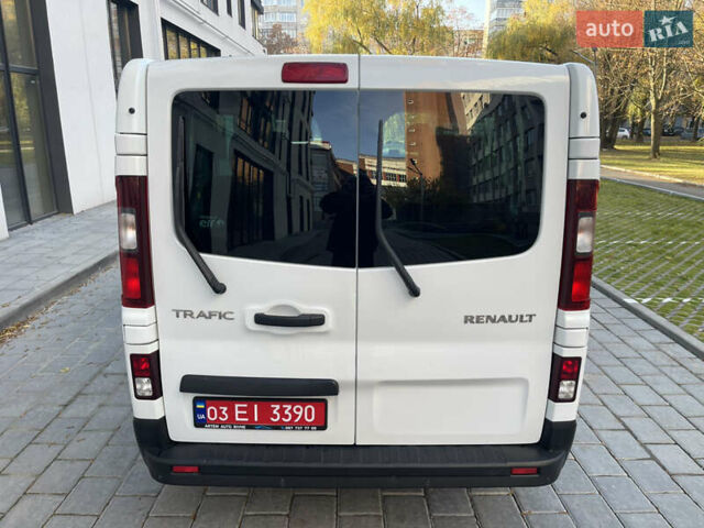 Белый Рено Трафик, объемом двигателя 1.6 л и пробегом 227 тыс. км за 16300 $, фото 4 на Automoto.ua