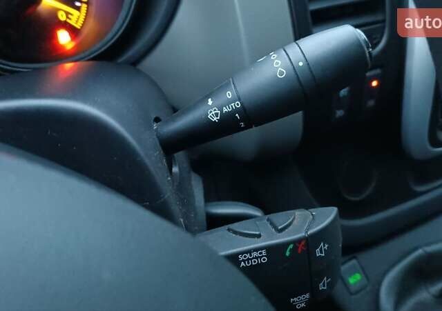 Рено Трафік 2016 у Сарнах на Automoto.ua Білий Рено Трафік, об'ємом двигуна 1.6 л та пробігом 187 тис. км за 13750 $, фото 93 на Automoto.ua