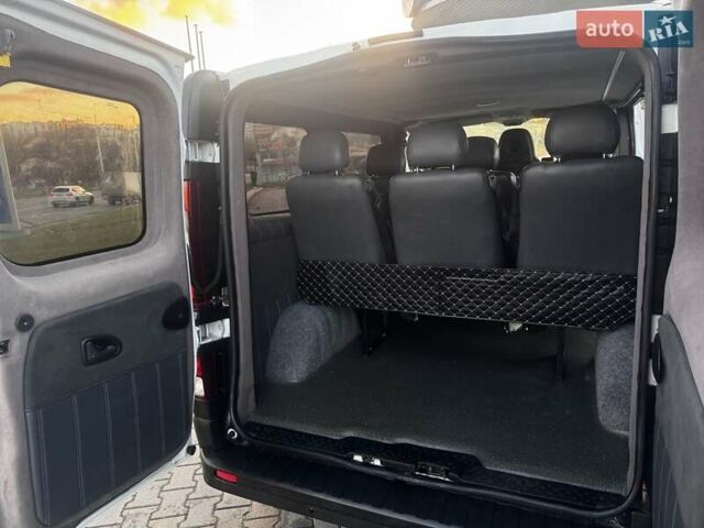 Белый Рено Трафик, объемом двигателя 1.6 л и пробегом 219 тыс. км за 13500 $, фото 18 на Automoto.ua