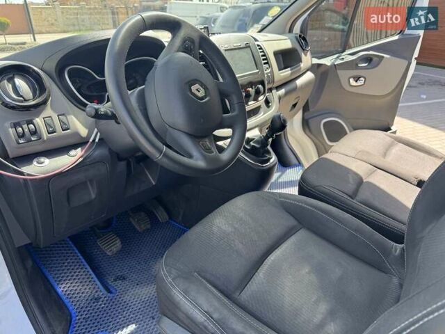 Белый Рено Трафик, объемом двигателя 1.6 л и пробегом 39 тыс. км за 19900 $, фото 15 на Automoto.ua