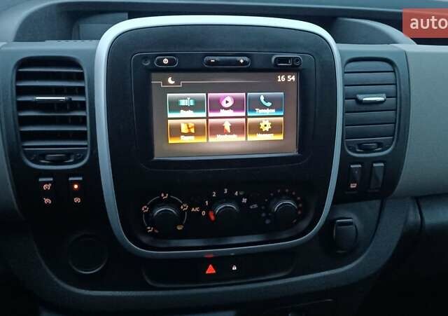 Рено Трафік 2016 у Сарнах на Automoto.ua Білий Рено Трафік, об'ємом двигуна 1.6 л та пробігом 187 тис. км за 13750 $, фото 99 на Automoto.ua