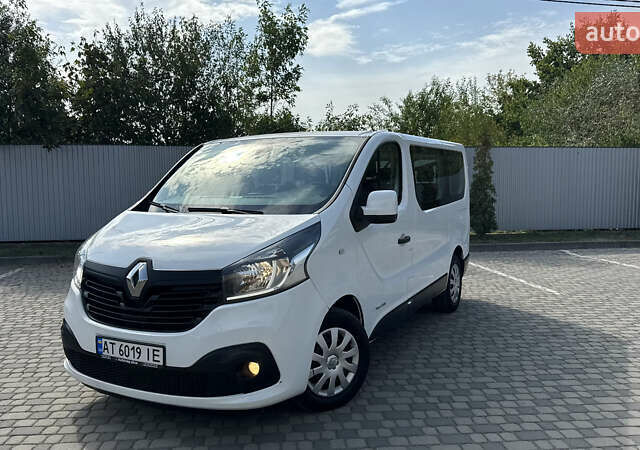 Белый Рено Трафик, объемом двигателя 2 л и пробегом 206 тыс. км за 17700 $, фото 4 на Automoto.ua