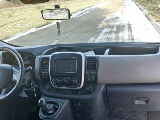 Белый Рено Трафик, объемом двигателя 1.6 л и пробегом 345 тыс. км за 12800 $, фото 7 на Automoto.ua