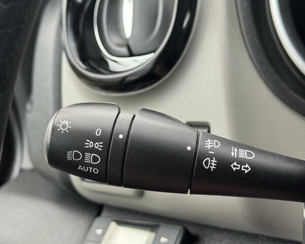 Белый Рено Трафик, объемом двигателя 1.6 л и пробегом 245 тыс. км за 13150 $, фото 20 на Automoto.ua