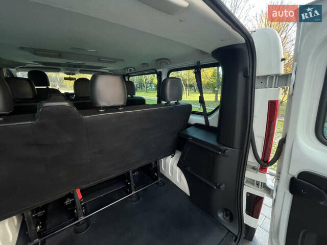 Белый Рено Трафик, объемом двигателя 1.6 л и пробегом 227 тыс. км за 16300 $, фото 31 на Automoto.ua