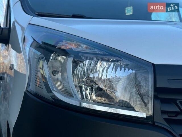 Білий Рено Трафік, об'ємом двигуна 1.6 л та пробігом 228 тис. км за 13200 $, фото 13 на Automoto.ua