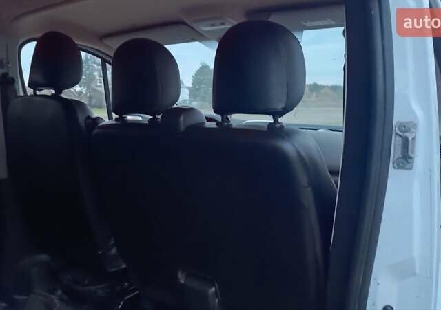 Рено Трафік 2016 у Сарнах на Automoto.ua Білий Рено Трафік, об'ємом двигуна 1.6 л та пробігом 187 тис. км за 13750 $, фото 52 на Automoto.ua