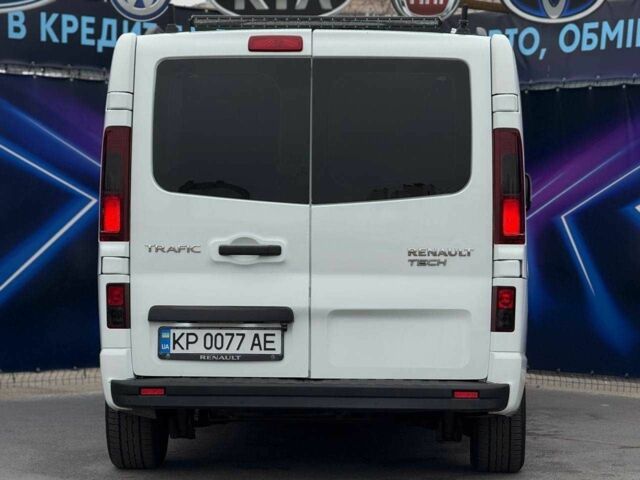 Белый Рено Трафик, объемом двигателя 1.6 л и пробегом 182 тыс. км за 18999 $, фото 4 на Automoto.ua