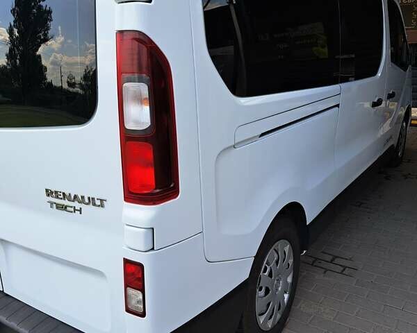 Белый Рено Трафик, объемом двигателя 1.6 л и пробегом 210 тыс. км за 14999 $, фото 16 на Automoto.ua