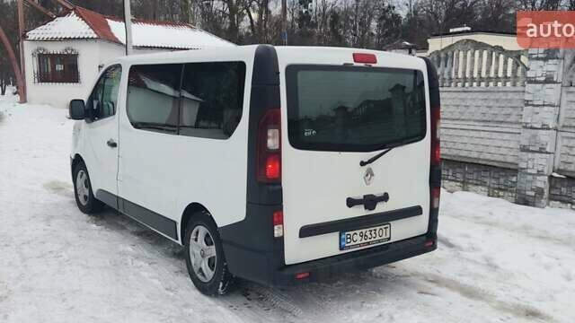 Белый Рено Трафик, объемом двигателя 1.6 л и пробегом 345 тыс. км за 11900 $, фото 3 на Automoto.ua