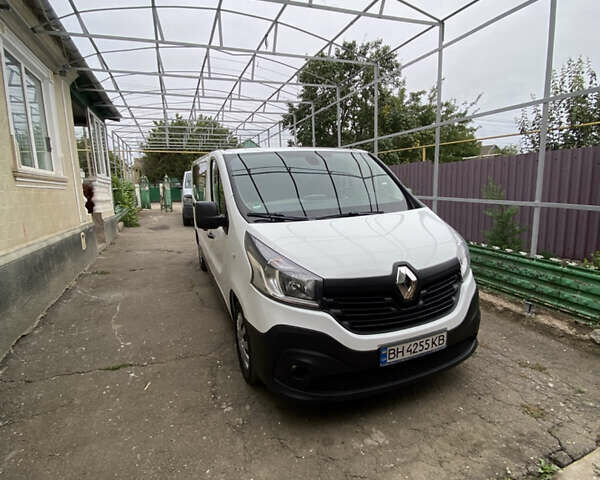 Белый Рено Трафик, объемом двигателя 1.6 л и пробегом 240 тыс. км за 14900 $, фото 6 на Automoto.ua